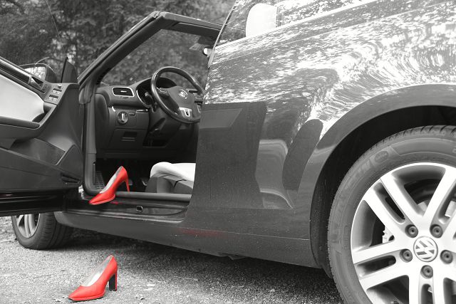 Rote Schuhe, Cabrio, aussteigen, Volkswagen,